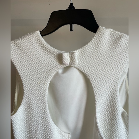 White Dress with Pattern Size L - Picture 3 of 4